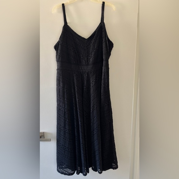 torrid Dresses & Skirts - Torrid Black Lace Midi dress with pockets + adjustable straps